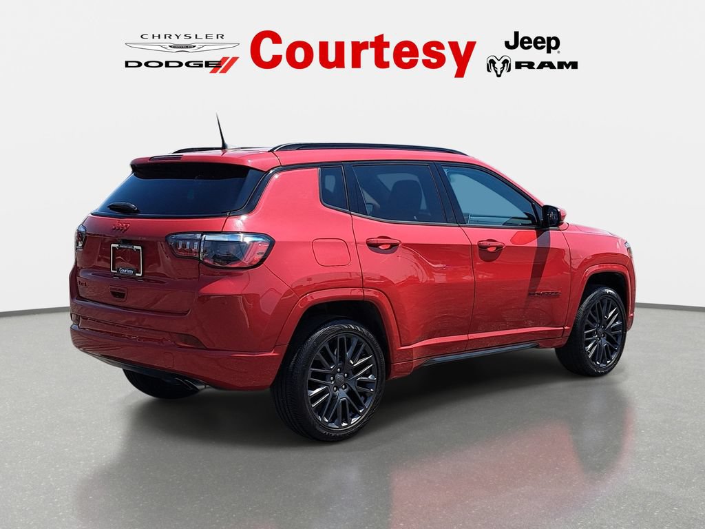 Certified 2022 Jeep Compass Limited AWD/4WD image 4