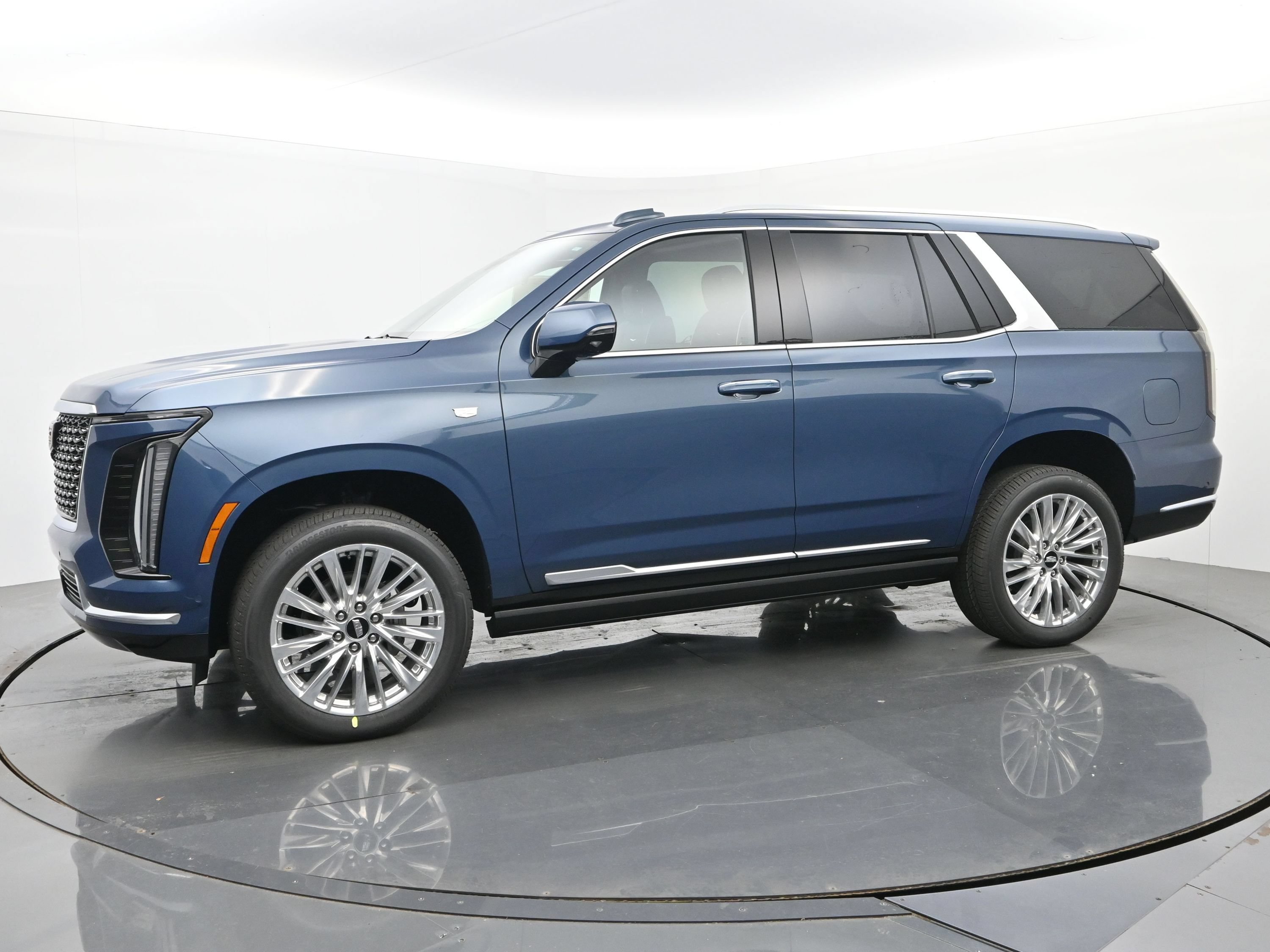 New 2026 Cadillac Escalade Luxury w/ Touring Package AWD/4WD image 2