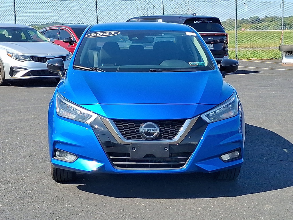 Used 2021 Nissan Versa SR w/ Convenience Package FWD image 2