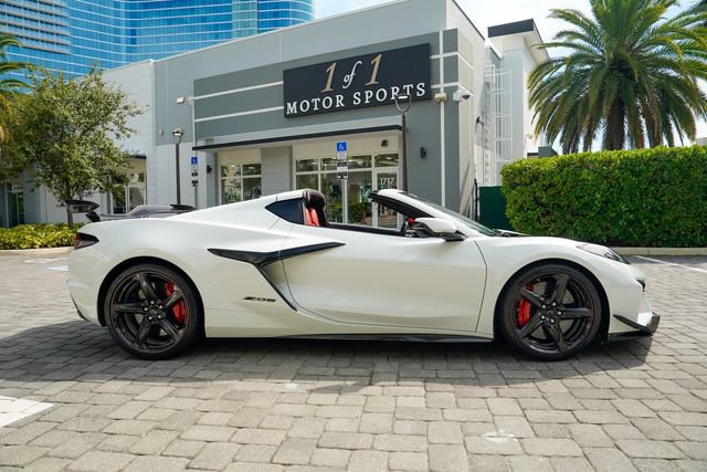 Used 2024 Chevrolet Corvette Z06 w/ Z07 Performance Package RWD image 32
