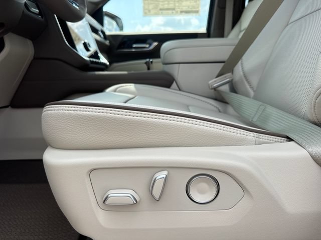 New 2026 GMC Yukon XL Denali w/ Sun & Power Step Package AWD/4WD image 16
