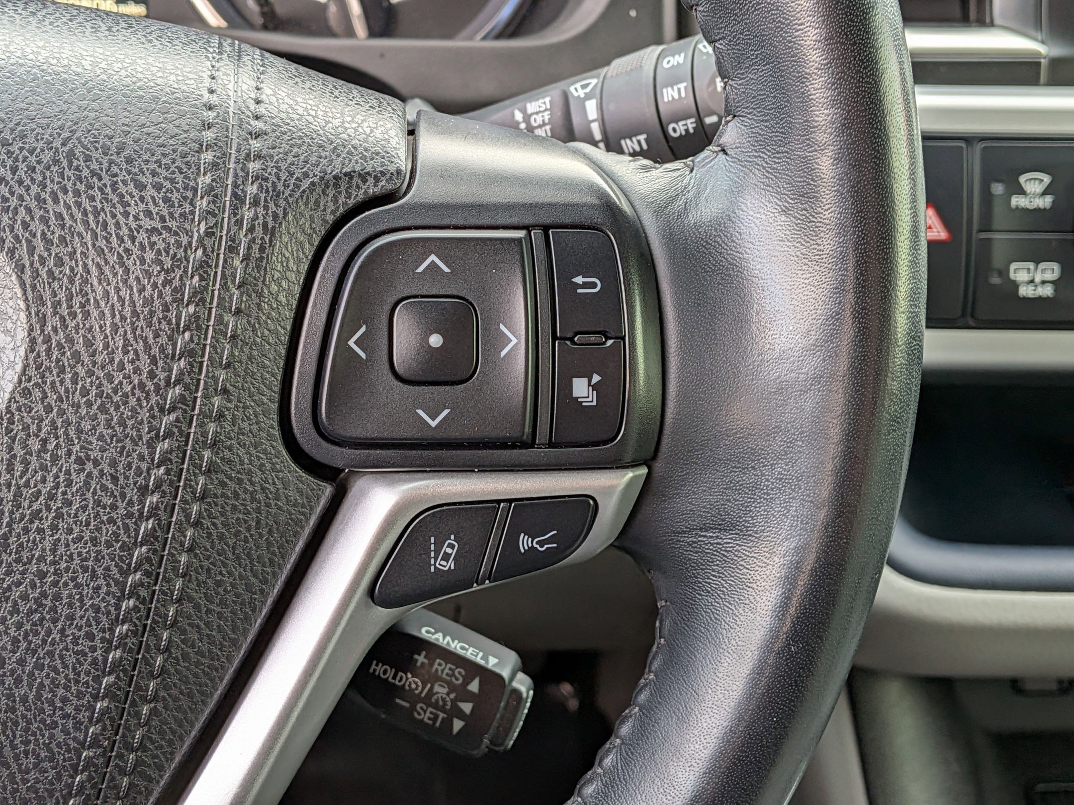 Used 2019 Toyota Highlander XLE image 20