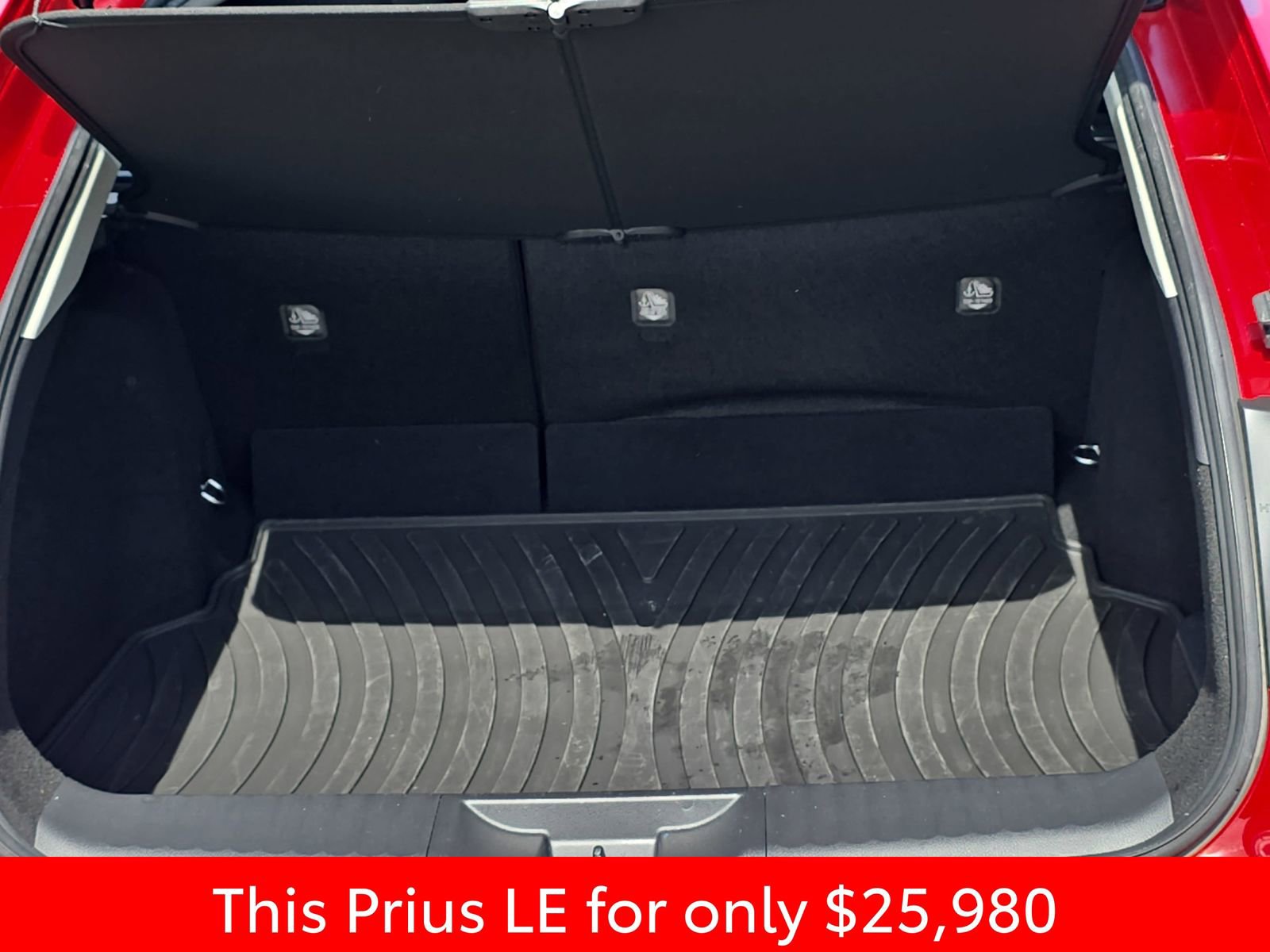 Used 2024 Toyota Prius LE FWD image 18