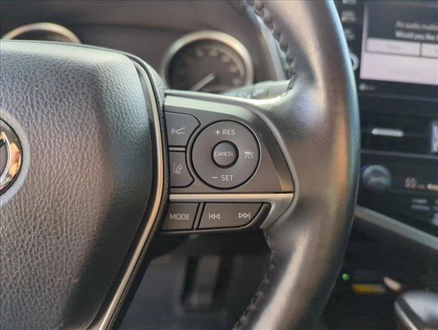 Used 2022 Toyota Camry XLE FWD image 16