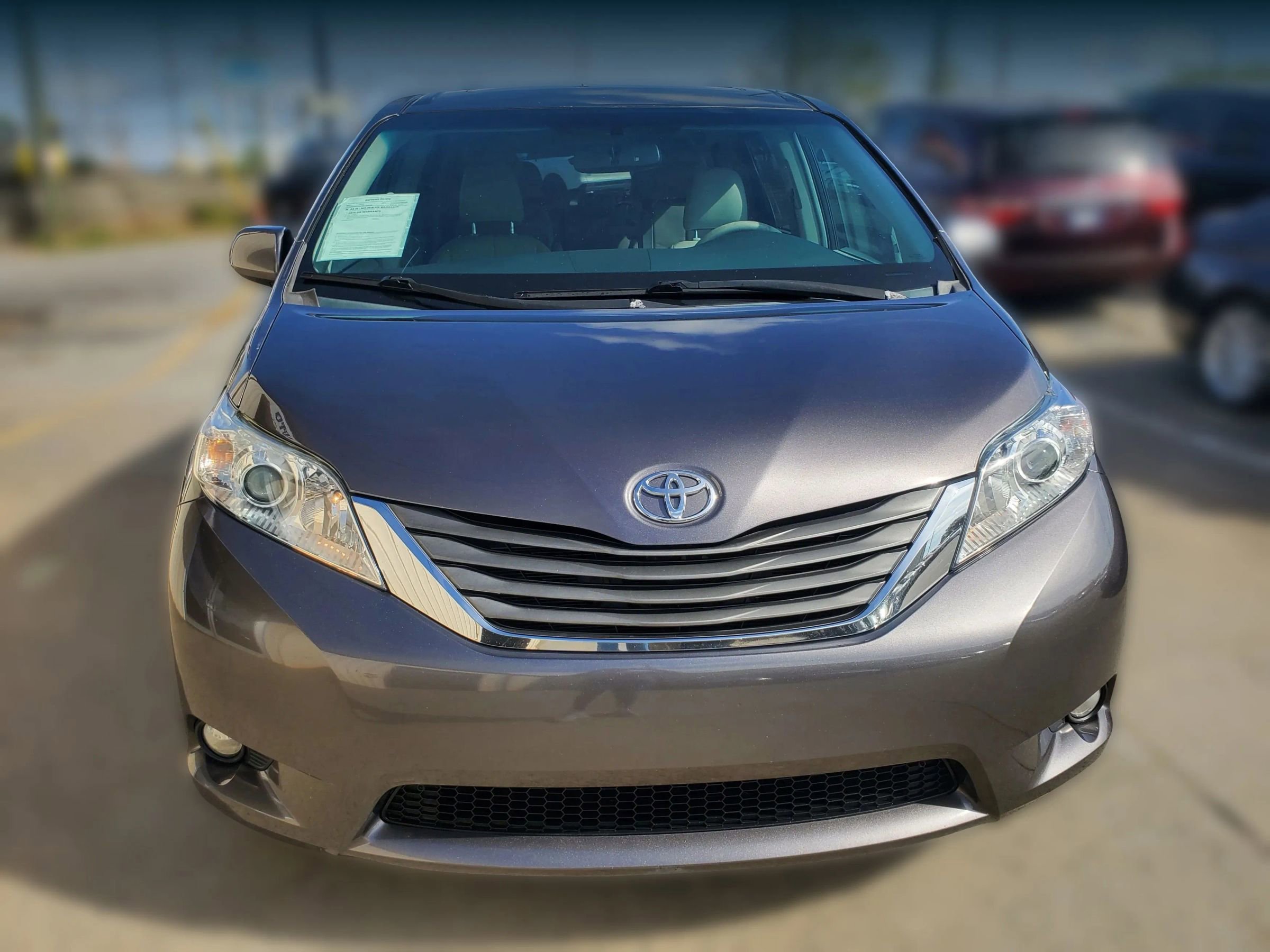 Used 2012 Toyota Sienna XLE w/ XLE Navigation Pkg FWD image 12