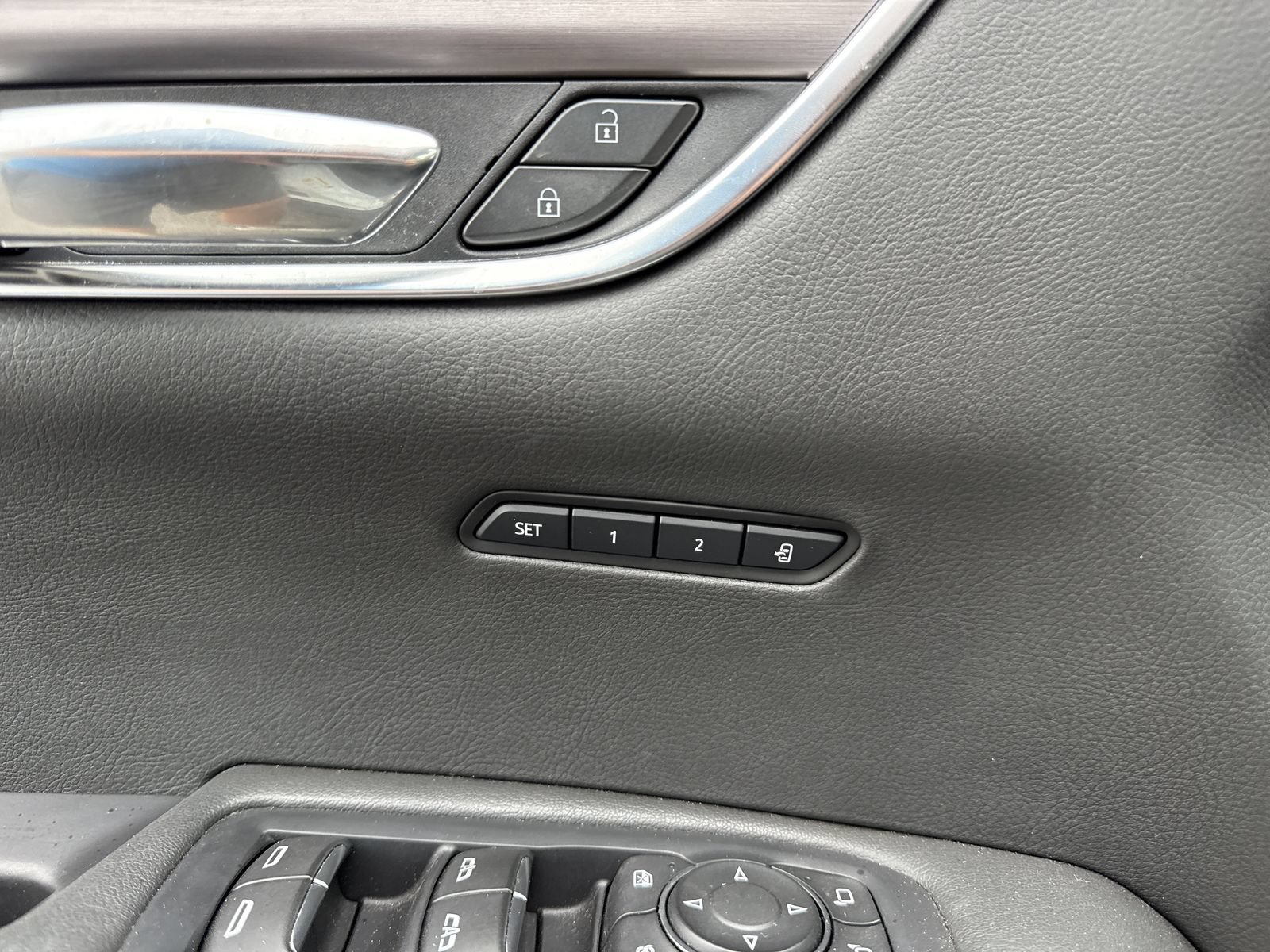 Used 2024 Cadillac XT6 Luxury FWD image 23