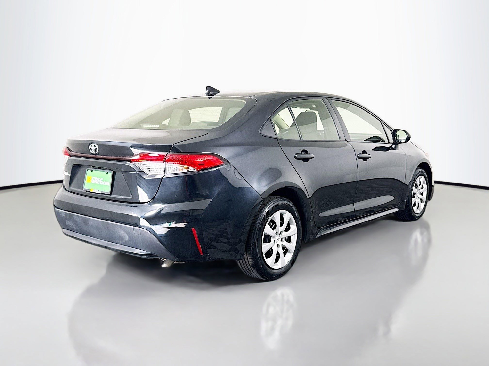 Used 2022 Toyota Corolla LE FWD image 10