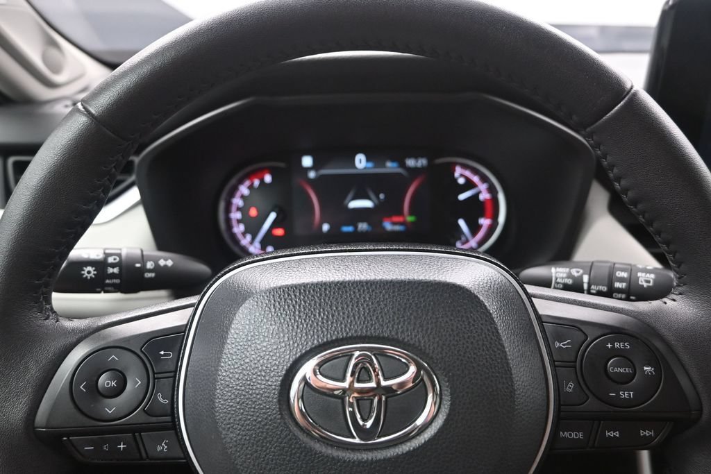 Used 2023 Toyota RAV4 XLE Premium AWD/4WD image 14