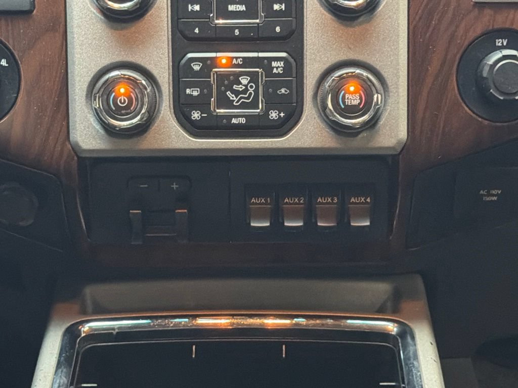 Used 2015 Ford F250 Lariat w/ Lariat Interior Package AWD/4WD image 17