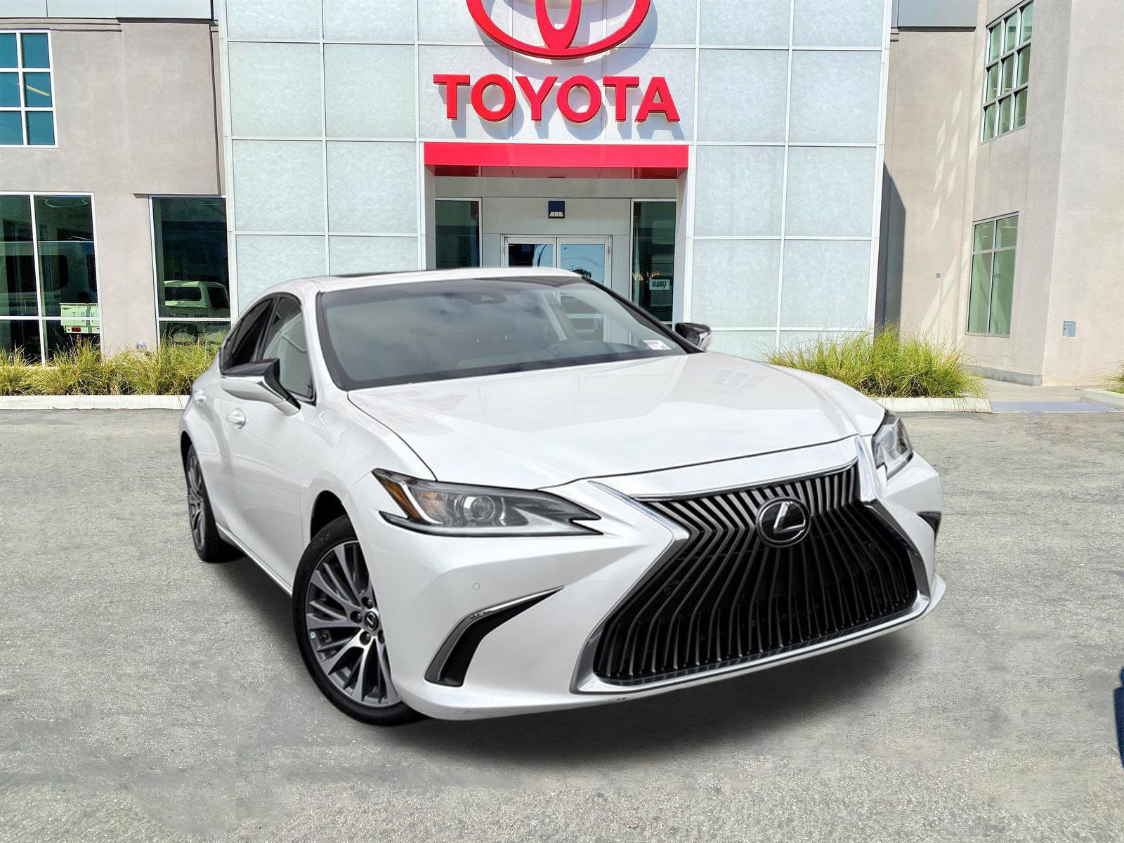 Used 2021 Lexus ES 250 w/ Premium Package AWD/4WD image 2