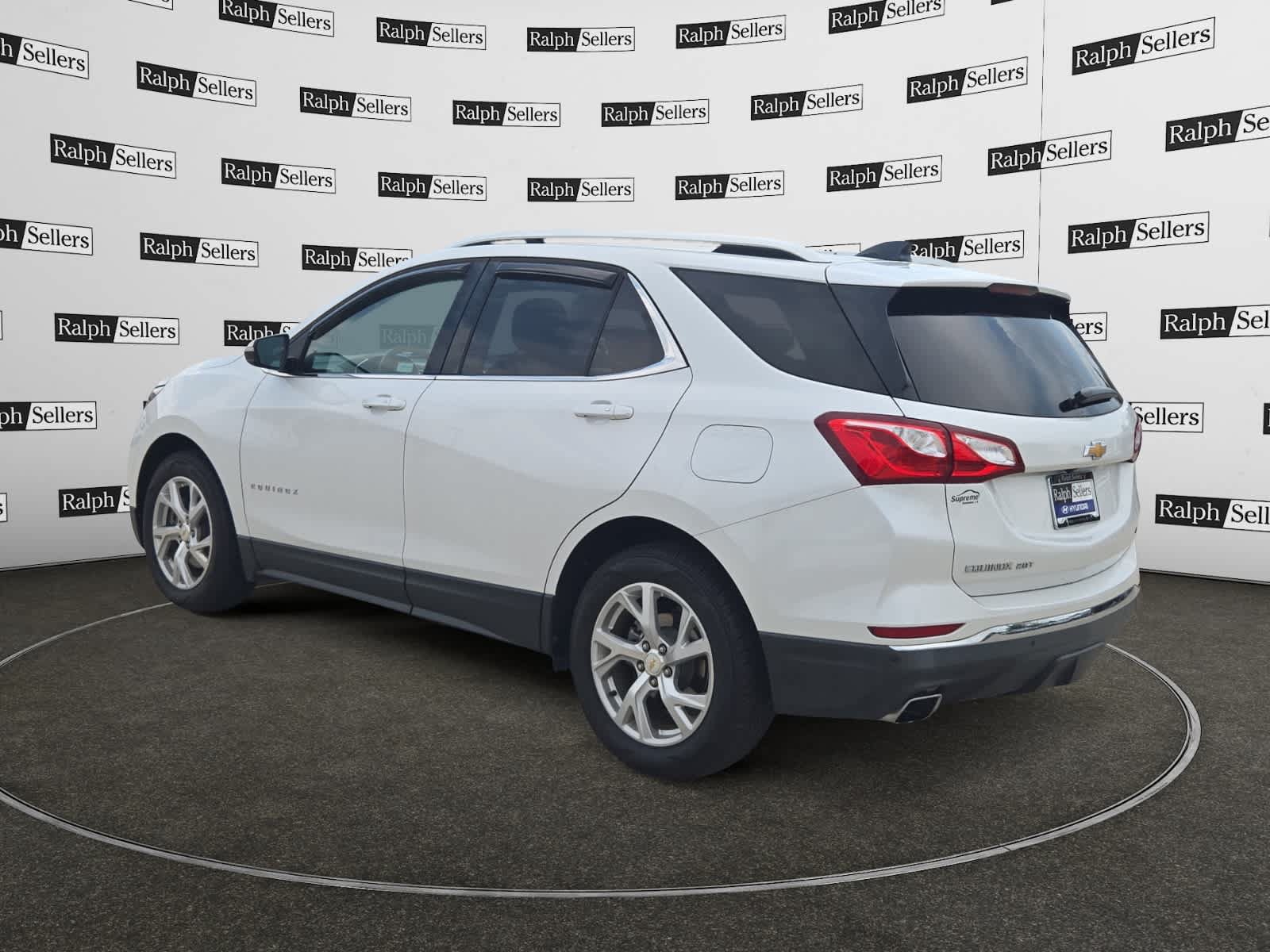 Used 2019 Chevrolet Equinox LT FWD image 4