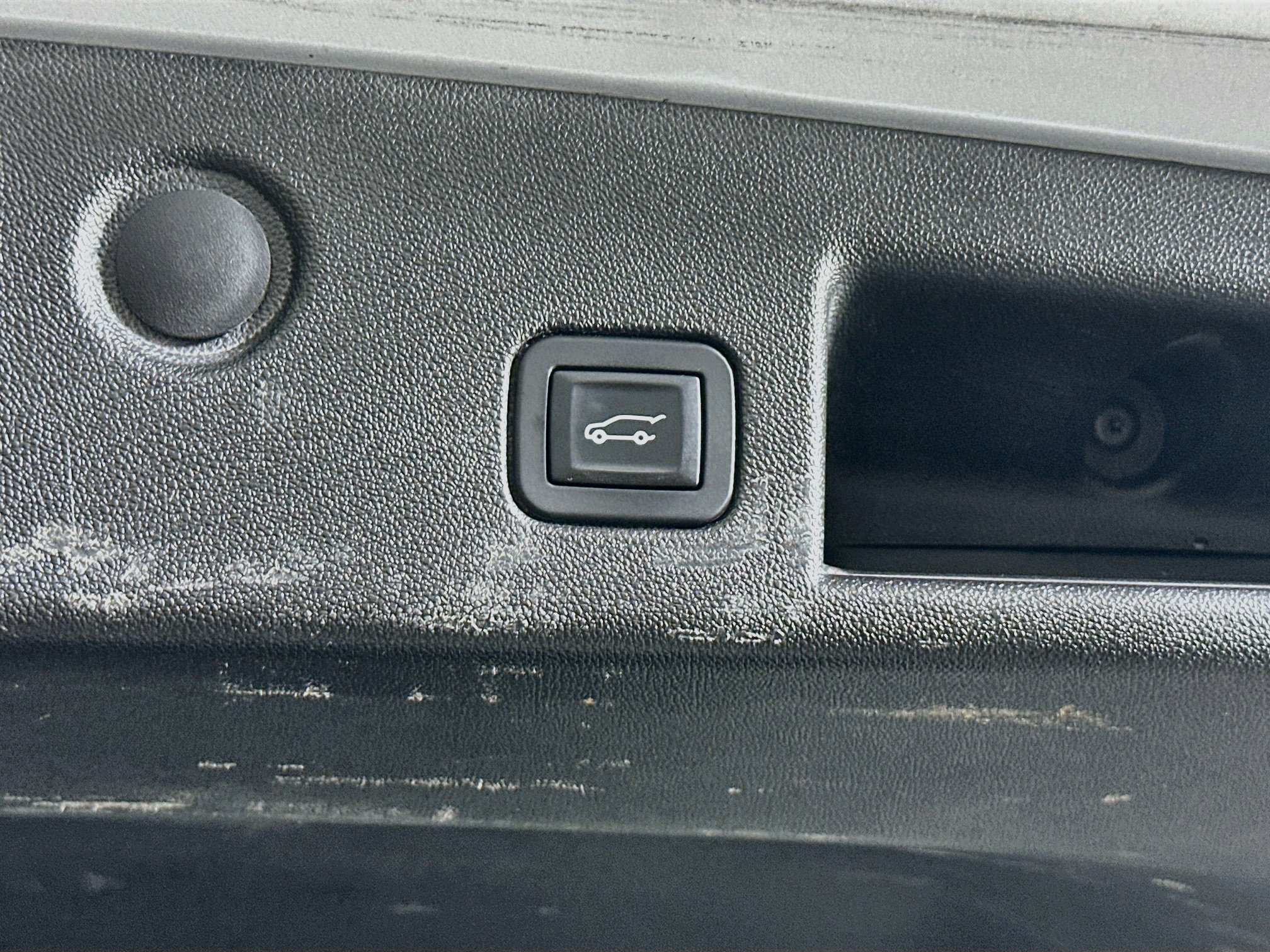 Used 2018 Chevrolet Equinox LT FWD image 30