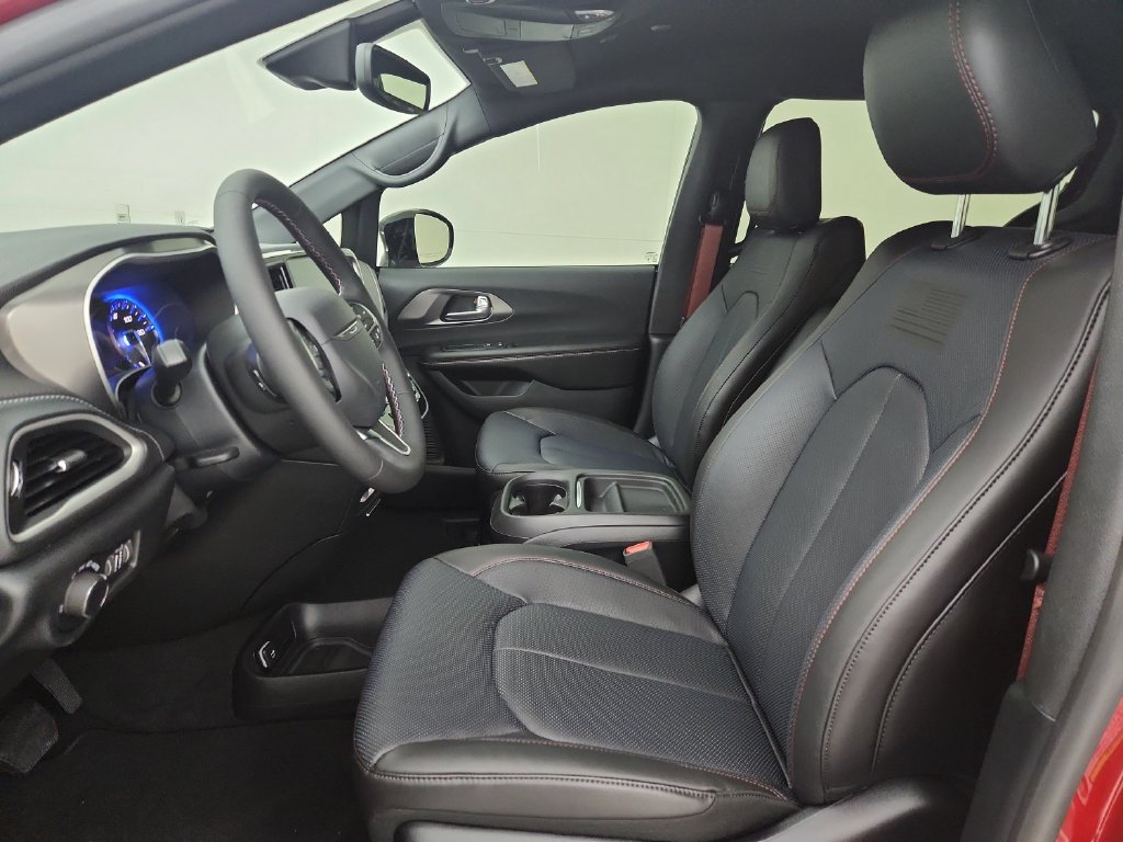 New 2027 Chrysler Pacifica Select AWD/4WD image 18