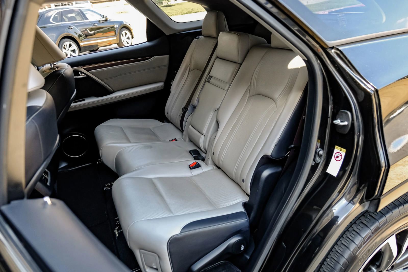 Used 2019 Lexus RX 350L FWD image 40