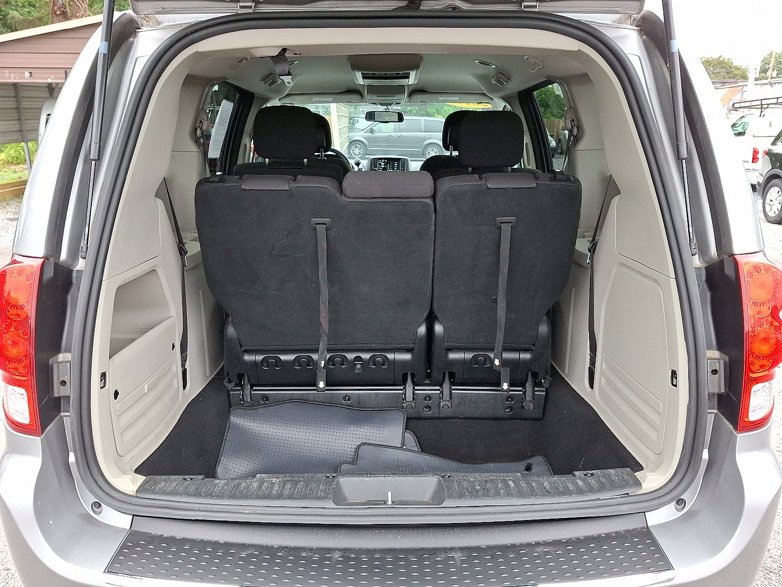 Used 2017 Dodge Grand Caravan SE w/ Power Window Group image 28