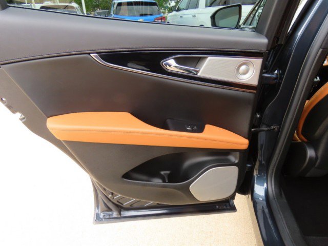 Certified 2022 Lincoln Nautilus Black Label w/ Class II Trailer Tow Package AWD/4WD image 18