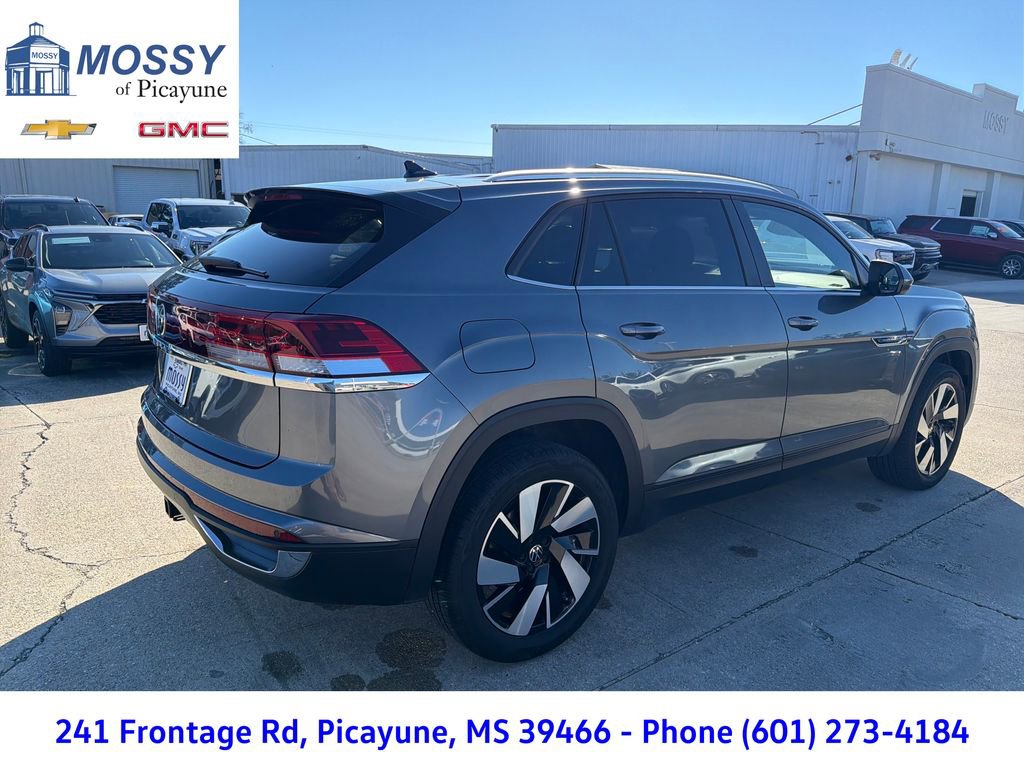 Used 2025 Volkswagen Atlas Cross Sport SE image 6