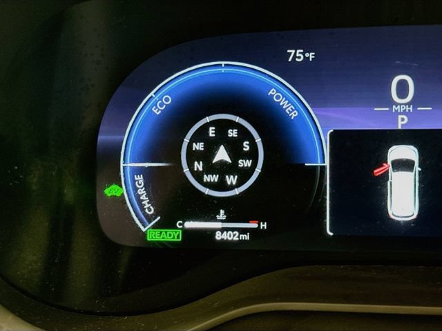 Used 2025 Toyota Sienna Platinum AWD/4WD image 12