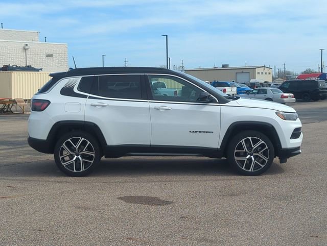 Used 2025 Jeep Compass Limited w/ Elite Group AWD/4WD image 2