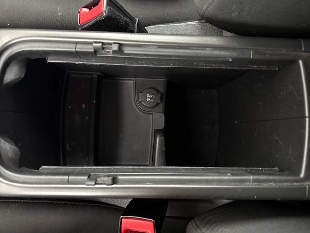 Used 2020 Dodge Journey SE w/ SE Popular Equipment Group FWD image 18