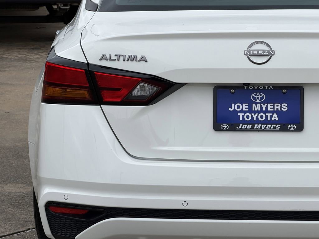 Used 2025 Nissan Altima 2.5 SV FWD image 10