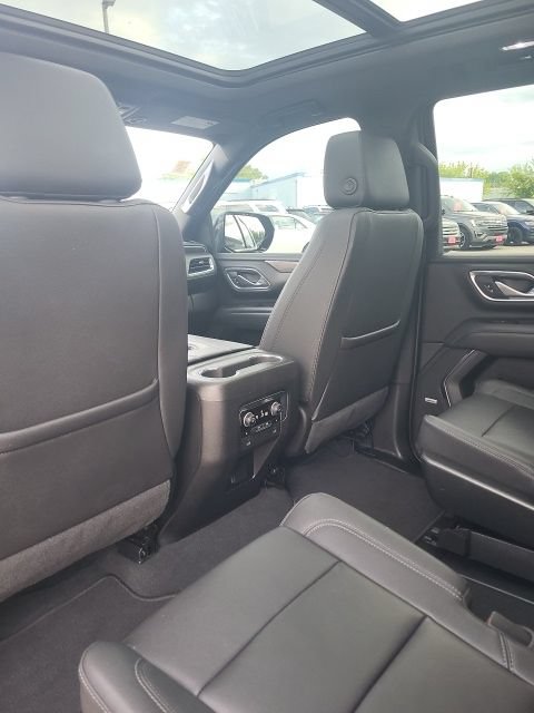 Used 2022 Chevrolet Tahoe Z71 w/ Luxury Package AWD/4WD image 13