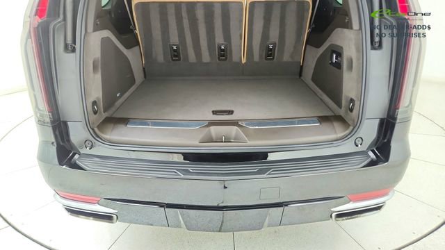 Used 2023 Cadillac Escalade ESV Premium Luxury image 14