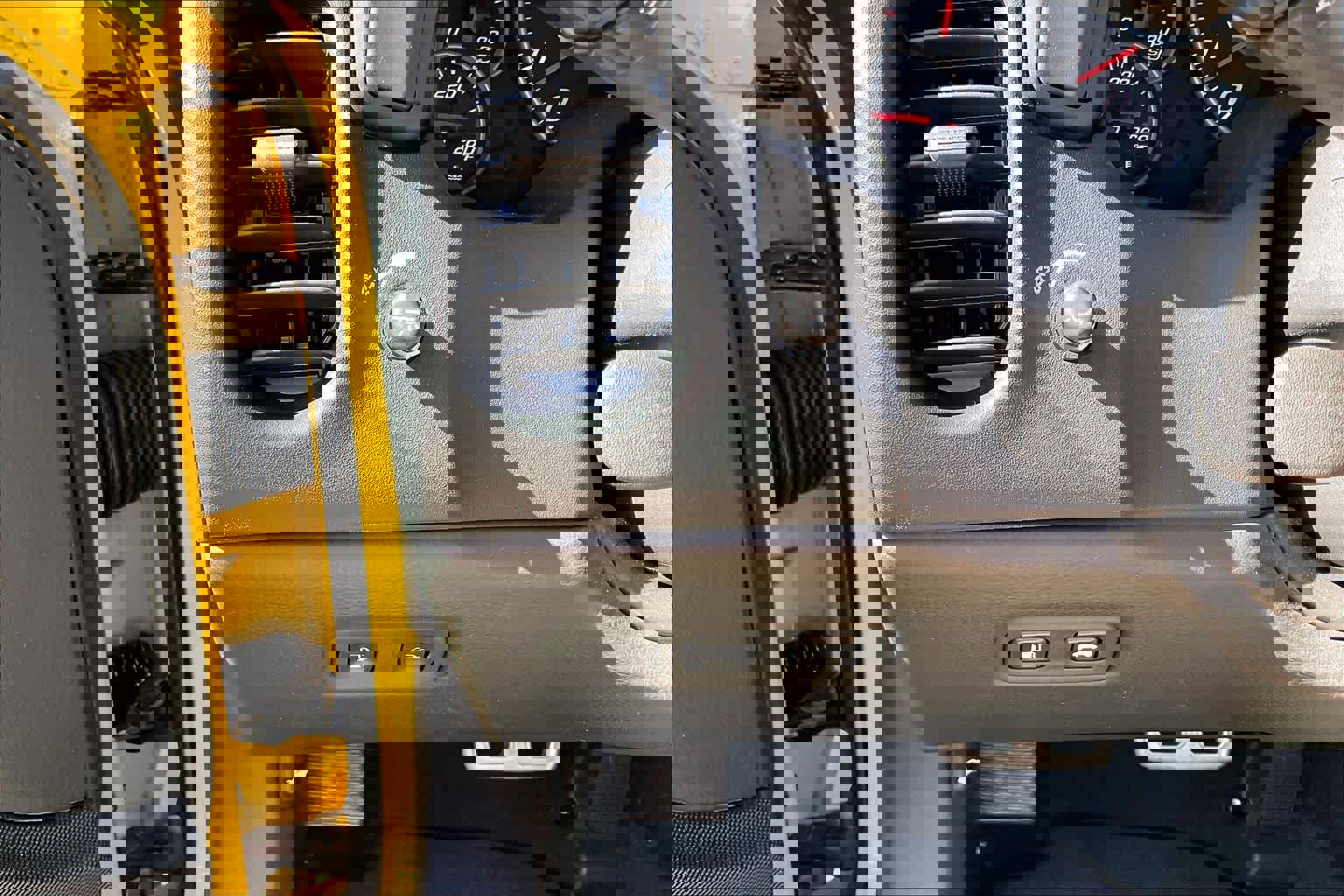 Used 2013 Chevrolet Corvette Coupe image 32