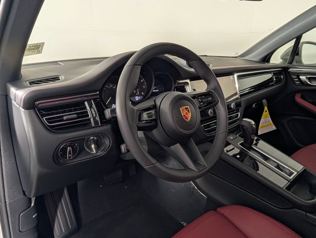 New 2026 Porsche Macan AWD/4WD image 4