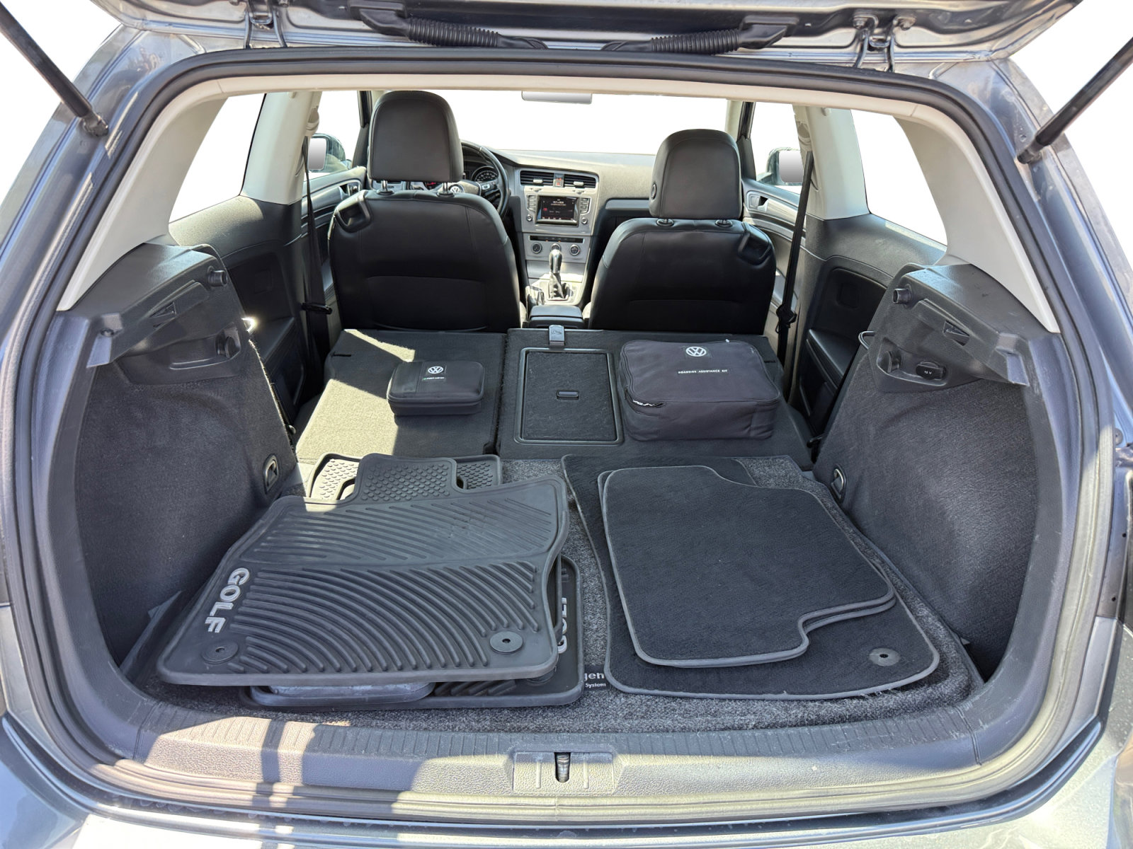 Used 2015 Volkswagen Golf S FWD image 17