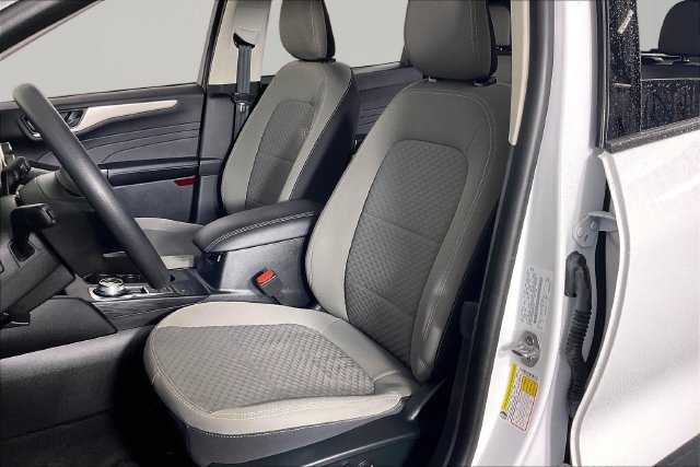 Used 2022 Ford Escape SE FWD image 17