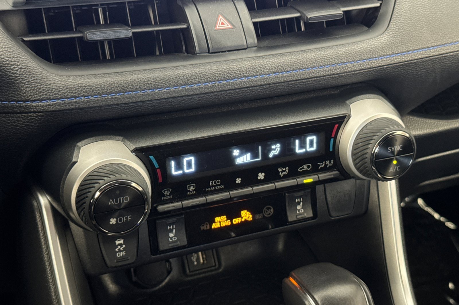 Certified 2025 Toyota RAV4 SE w/ Convenience Package AWD/4WD image 19