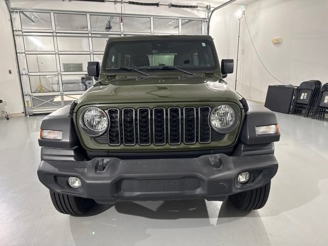 Used 2024 Jeep Wrangler Unlimited Sport AWD/4WD image 2