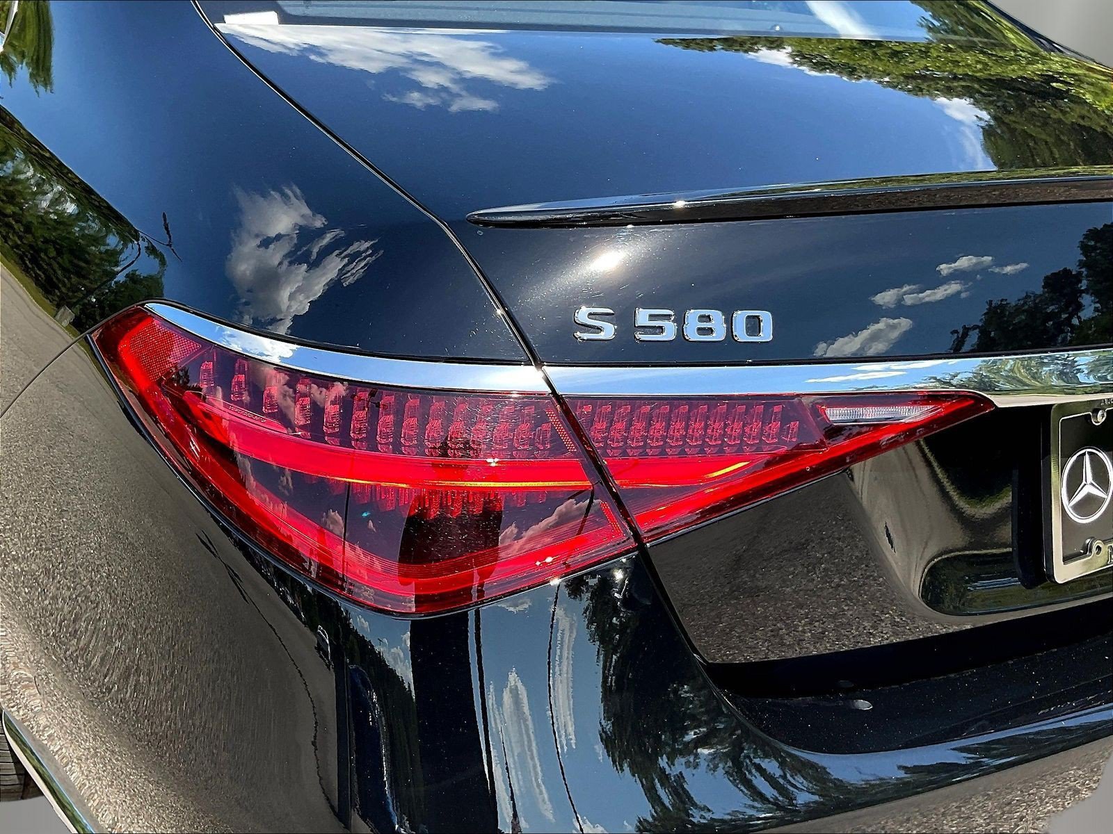 Certified 2025 Mercedes-Benz S 580 4MATIC Sedan image 25
