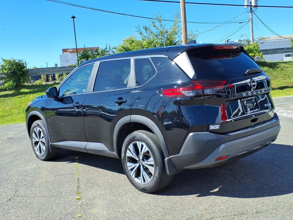Used 2023 Nissan Rogue SV AWD/4WD image 7