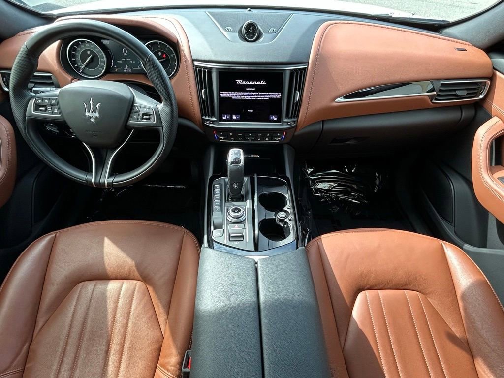 Used 2023 Maserati Levante GT AWD/4WD image 9
