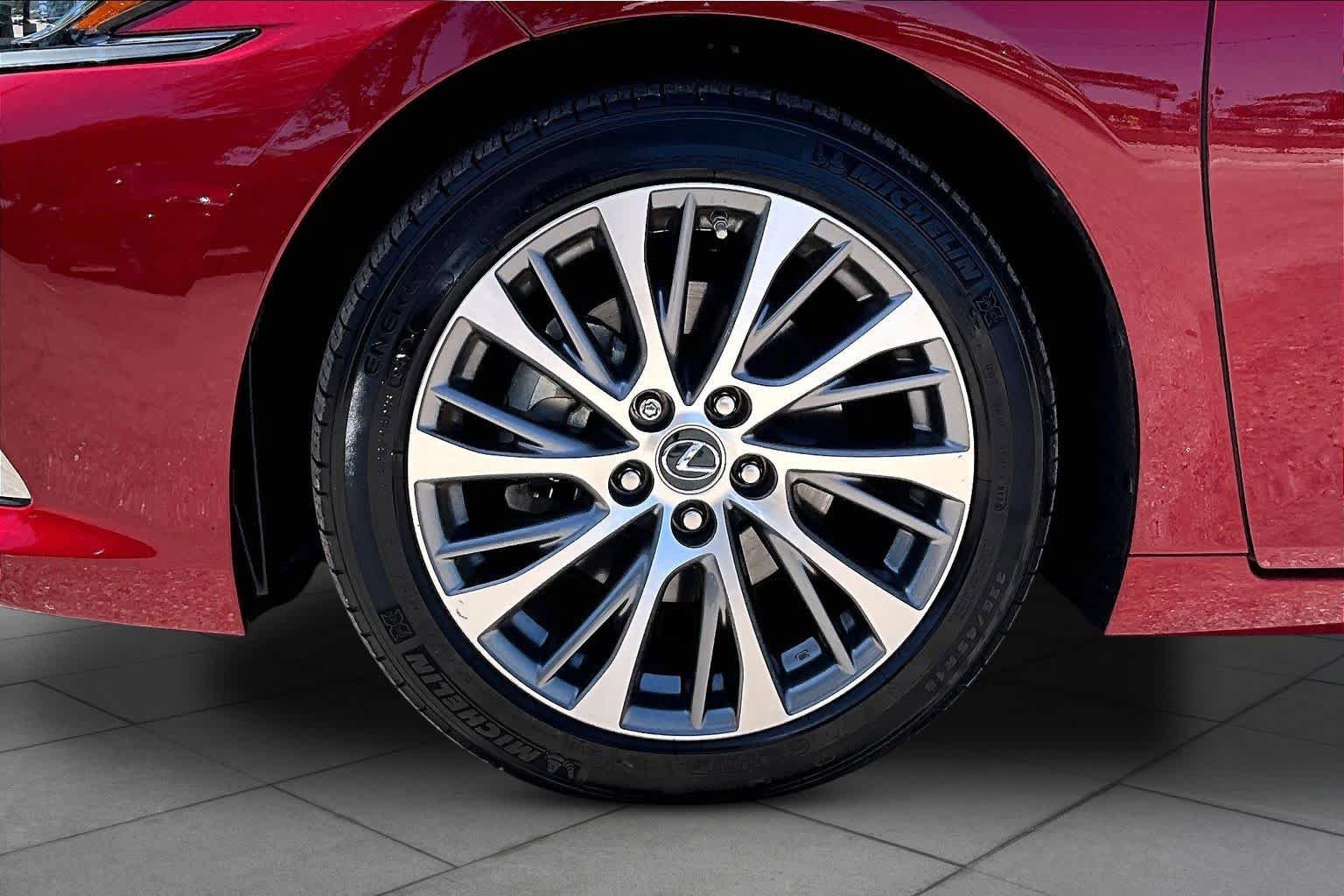 Used 2020 Lexus ES 350 w/ Premium Package image 11