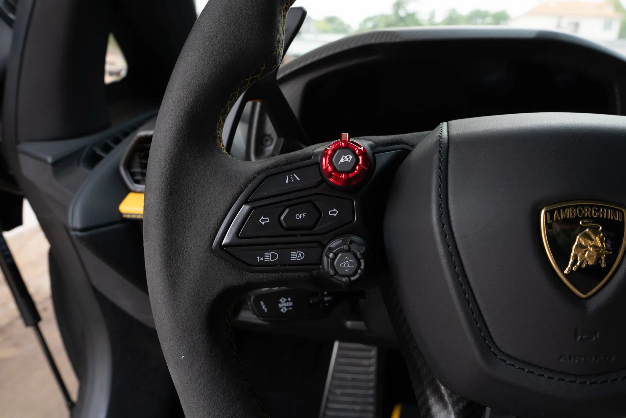 Used 2024 Lamborghini Revuelto AWD/4WD image 17
