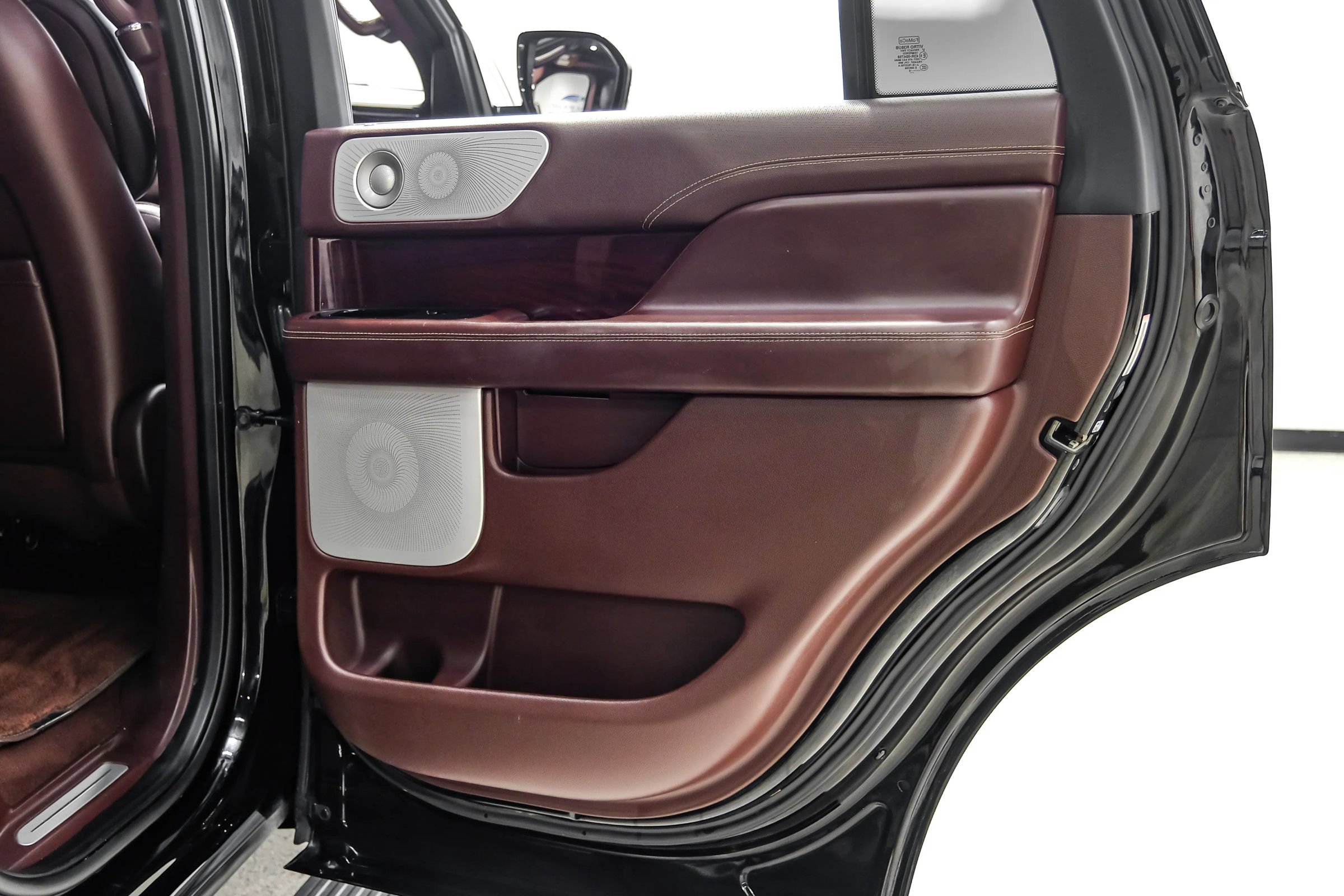 Used 2018 Lincoln Navigator Black Label w/ Cargo Package AWD/4WD image 69