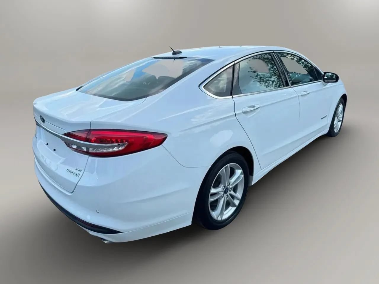 Used 2018 Ford Fusion SE w/ Equipment Group 602A FWD image 8