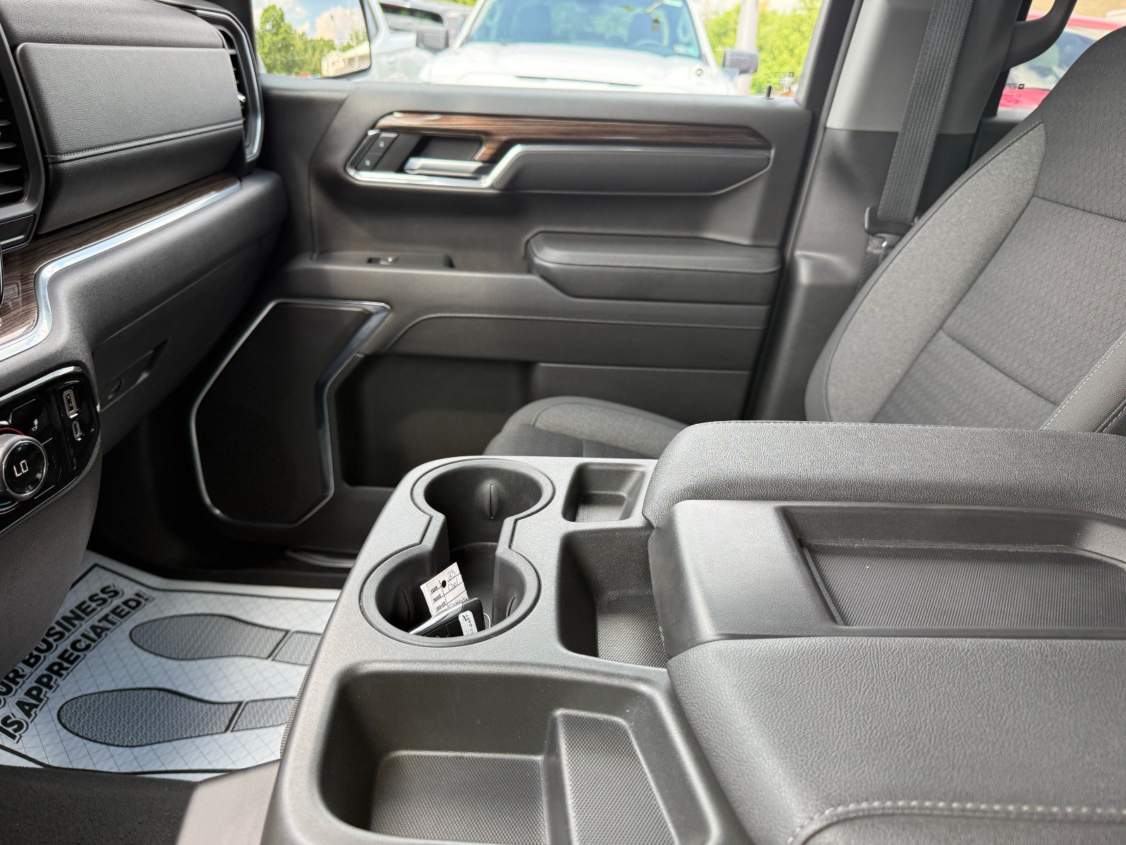 Used 2023 Chevrolet Silverado 1500 LT AWD/4WD image 31