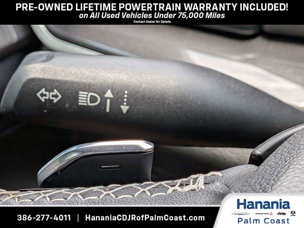 Used 2023 Jeep Grand Cherokee Laredo AWD/4WD image 29