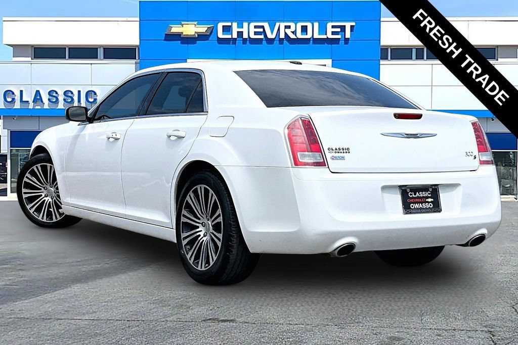 Used 2013 Chrysler 300 S RWD image 3