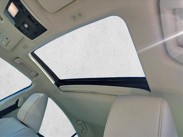 Used 2024 Lexus ES 300h w/ Luxury Package FWD image 16