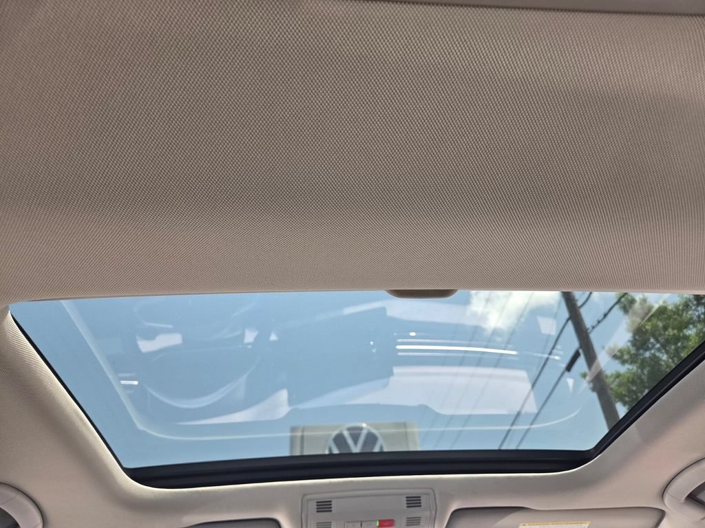 Used 2025 Volkswagen Jetta SE FWD image 20