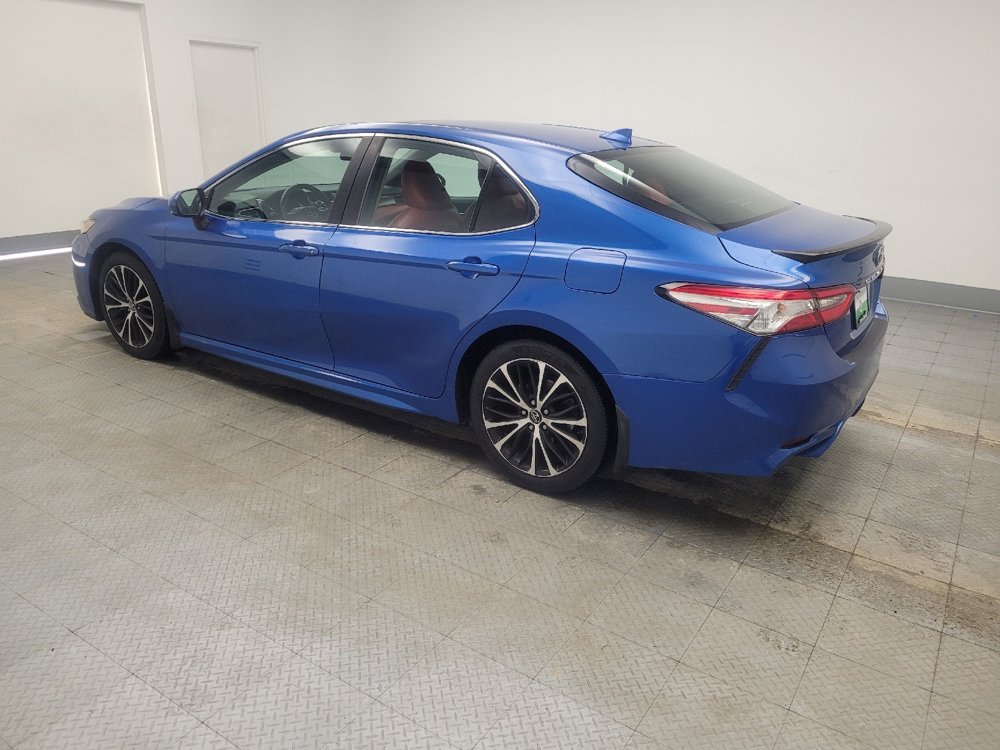 Used 2019 Toyota Camry SE image 3
