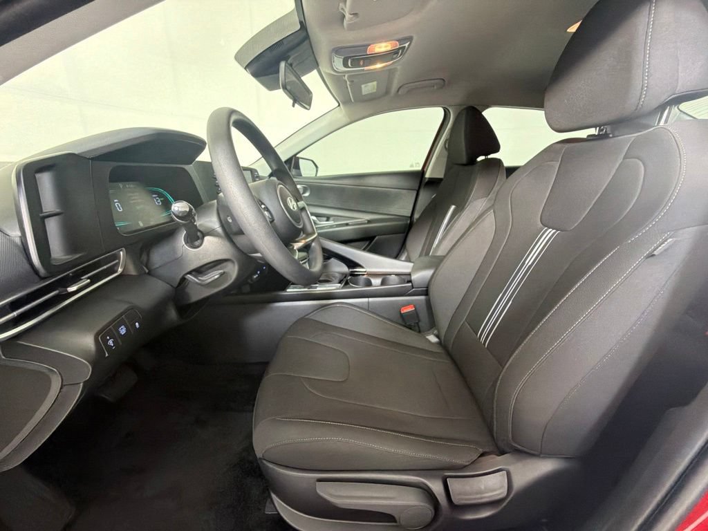 Certified 2025 Hyundai Elantra Hybrid FWD image 23