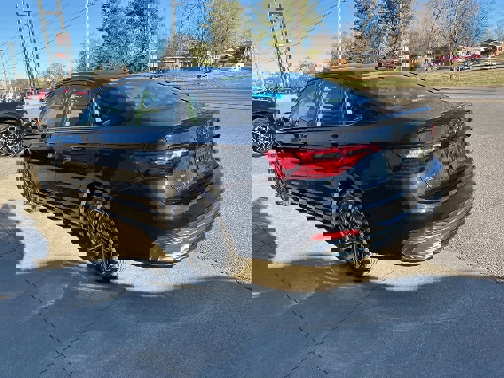 Used 2024 Volkswagen Jetta SEL image 6