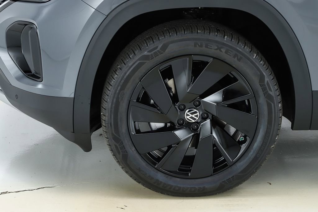 New 2026 Volkswagen Atlas Cross Sport SE FWD image 5