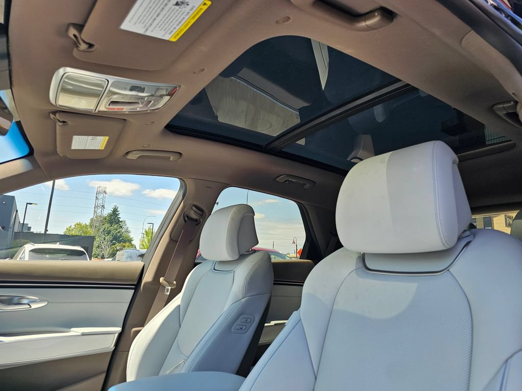 Certified 2026 Genesis GV70 2.5T Advanced AWD/4WD image 23